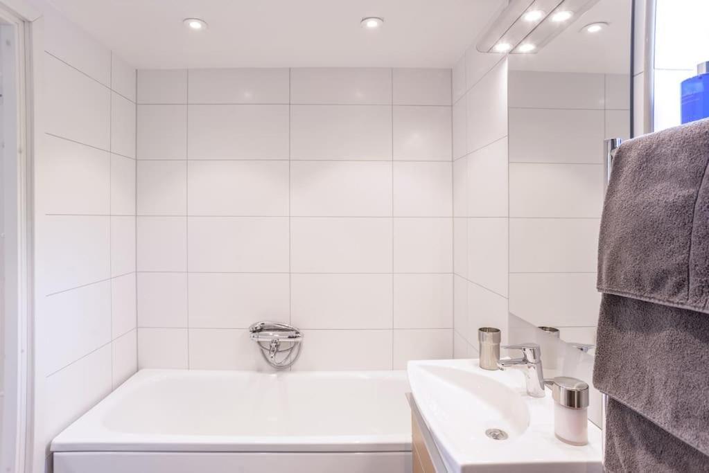 Downtown In Ten - Free Parking Apartment Гьотеборг Екстериор снимка